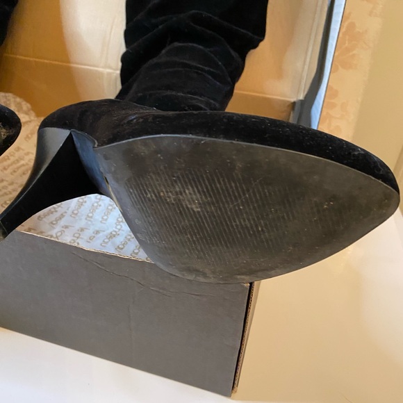 EUC Women's Size 8 Black Velour Over the Knee High Heeled Boots Shoes Dress - Picture 8 of 10